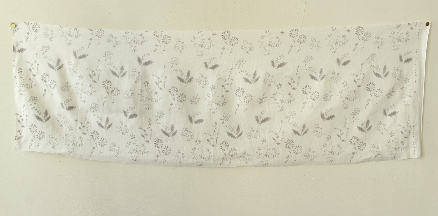 LINNET リネンプリント<br />ワイルドフラワーズ グレー